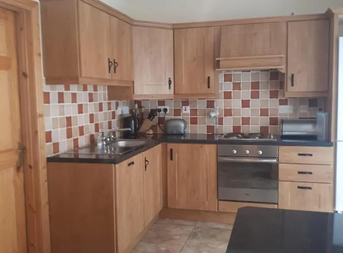 No 9 The Willows, Ballinamore, Entire Home