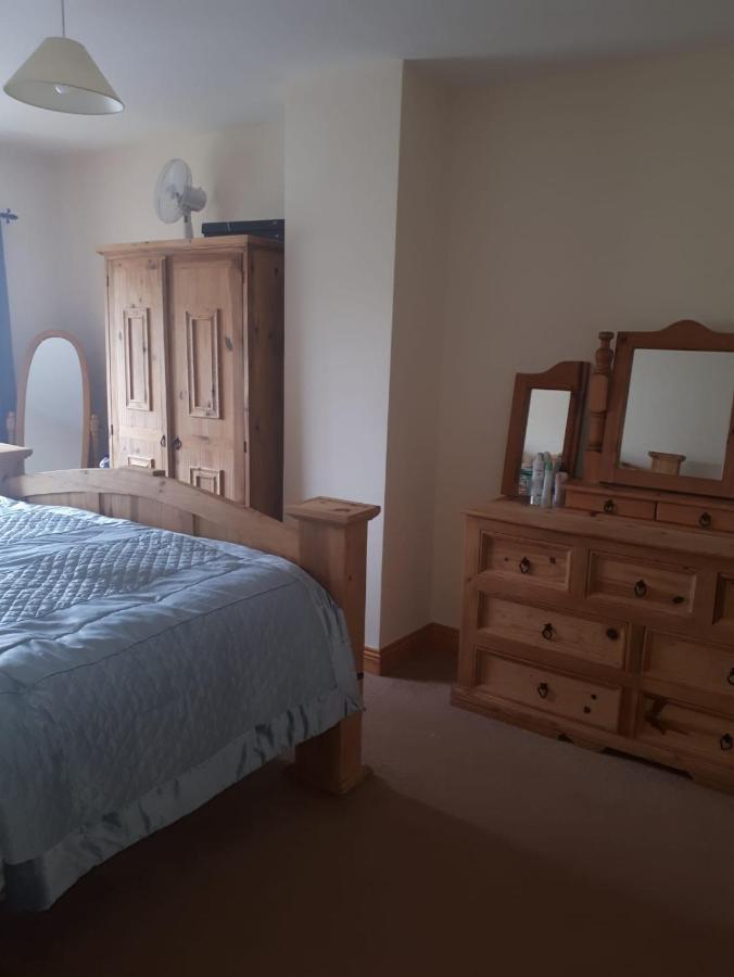 No 9 The Willows, Ballinamore, Entire Holiday home *